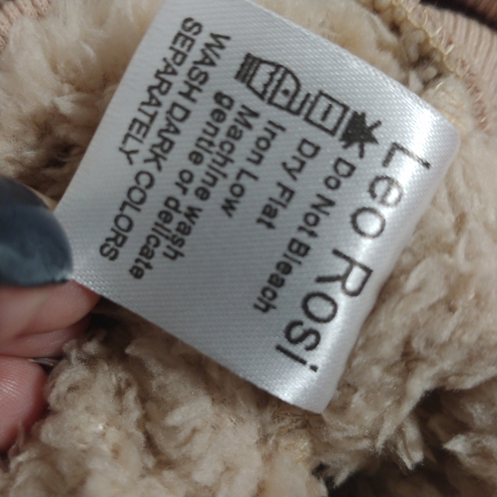 NWT Woman's Leo Rosi Fitted Sherpa Sweatshirt - Picture 3 of 5